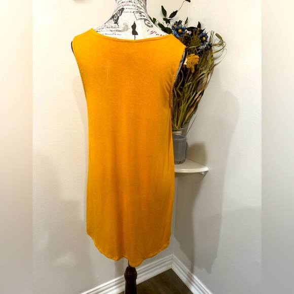 Agnes & Dora Gold Relaxed Tank Top size Small - Picture 3 of 7